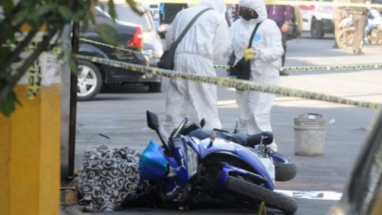 Matan a Motociclista en Neza; Su novia salió ilesa