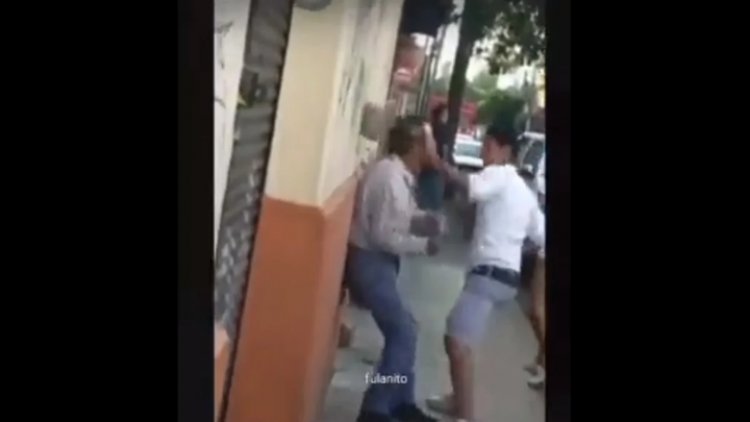 VIDEO: Adolescentes golpean a abuelito y se graban