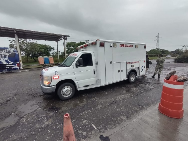 Viajaban 36 migrantes a bordo de ambulancia