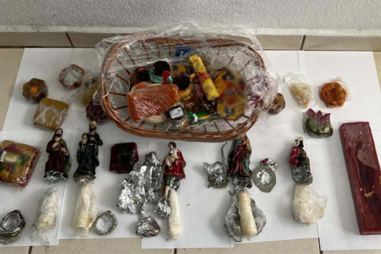 En figuras religiosas y dulces hallaron droga