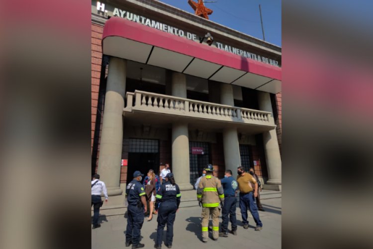 Desalojan ayuntamiento de Tlalnepantla por bomba