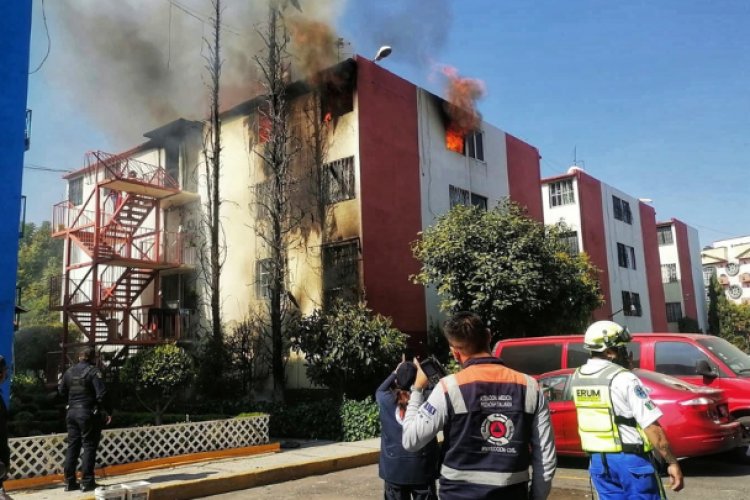 Se incendia departamento en Agrícola Oriental