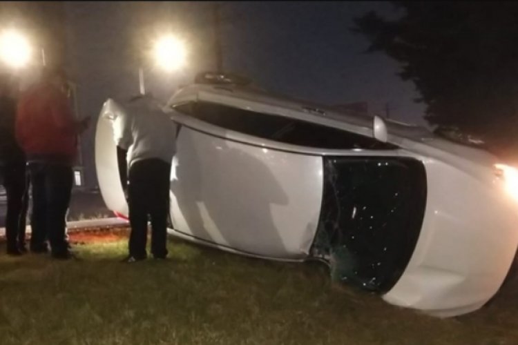 Automovilista sobrevive a volcadura en Toluca