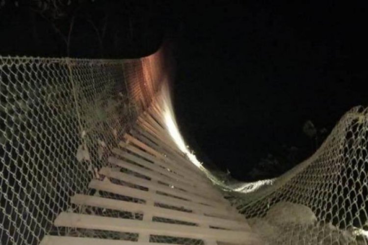 Investigan caída de puente colgante en Oaxaca
