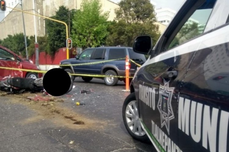 Fallece motociclista tras choque en Tlalnepantla