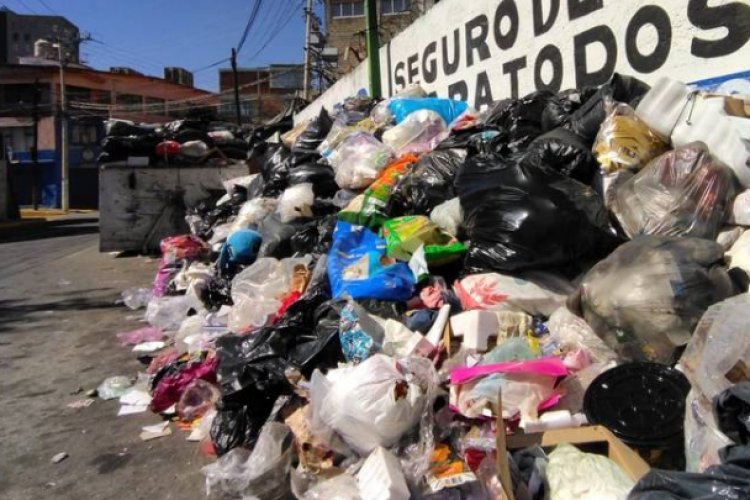 Toluca inundada por basura ante protestas