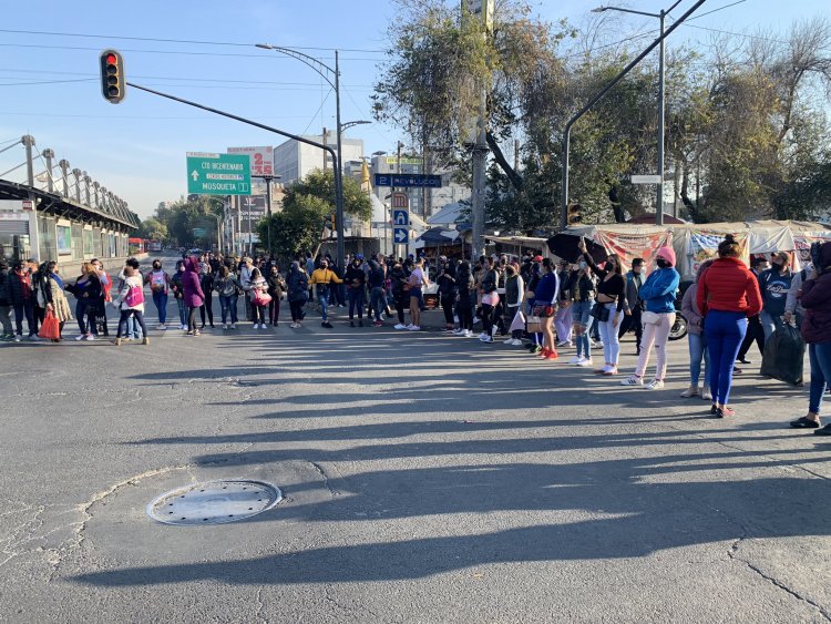 Trabajadoras sexuales bloquean Av. Insurgentes