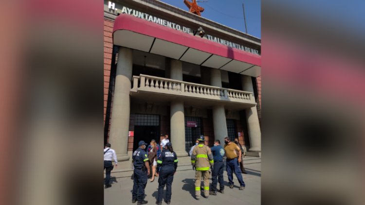 Desalojan ayuntamiento de Tlalnepantla por bomba