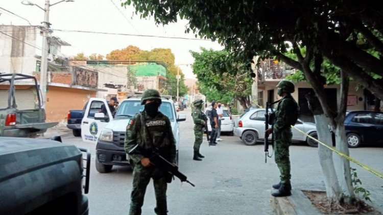 Grupo armado ataca comandancia en Acapulco