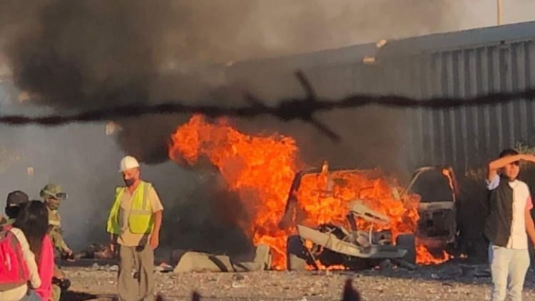 Explota camioneta con pirotecnia en Guanajuato