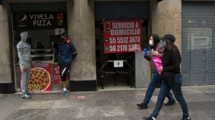 Sancionaran a restaurantes que den servicio durante semáforo rojo en CDMX