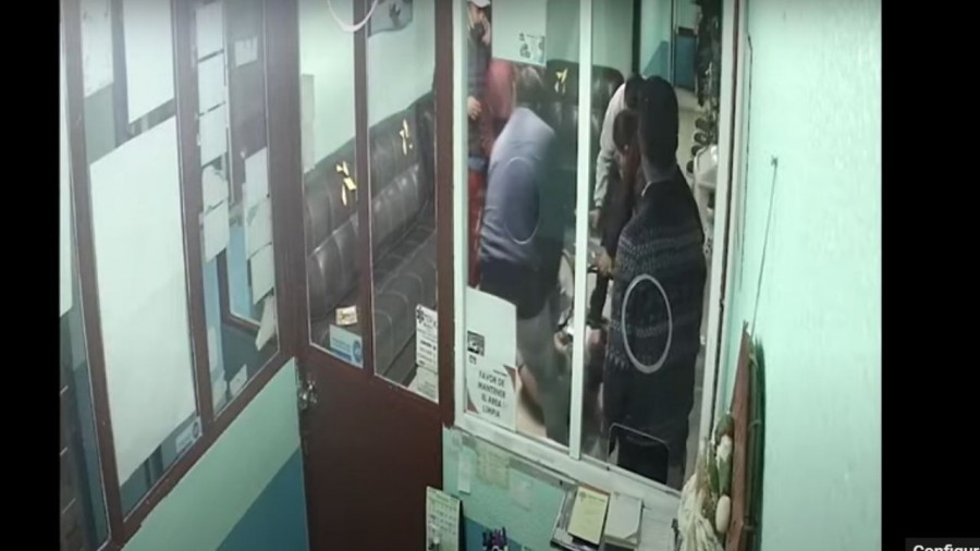 Golpean a médico por presunto homicidio en el EdoMex
