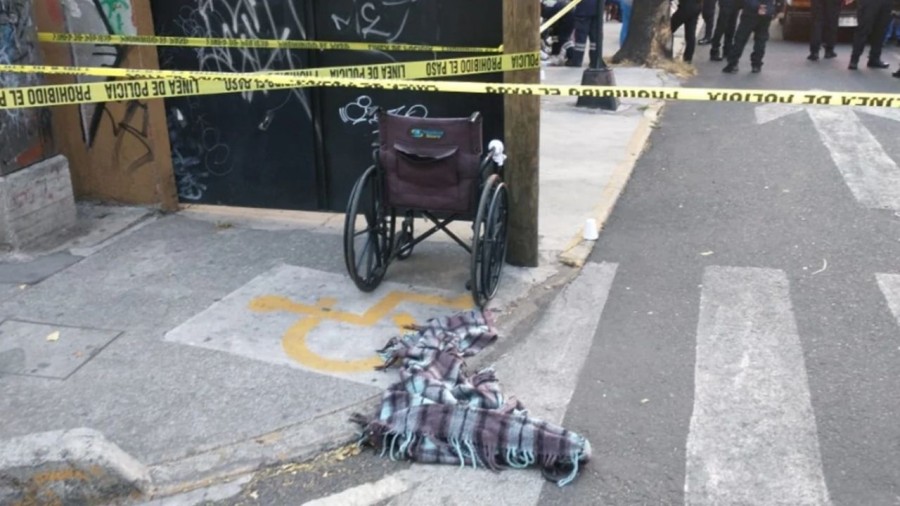 Homicida utiliza silla de ruedas para acribillar a su víctima