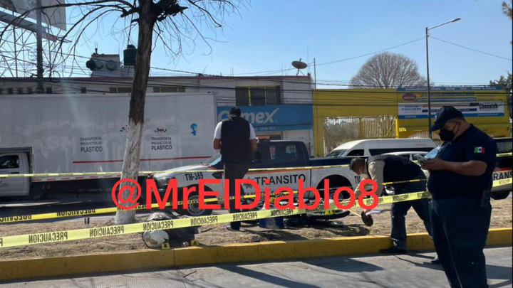 Mexibús en Tultitlán arrolla a motociclista inconsciente