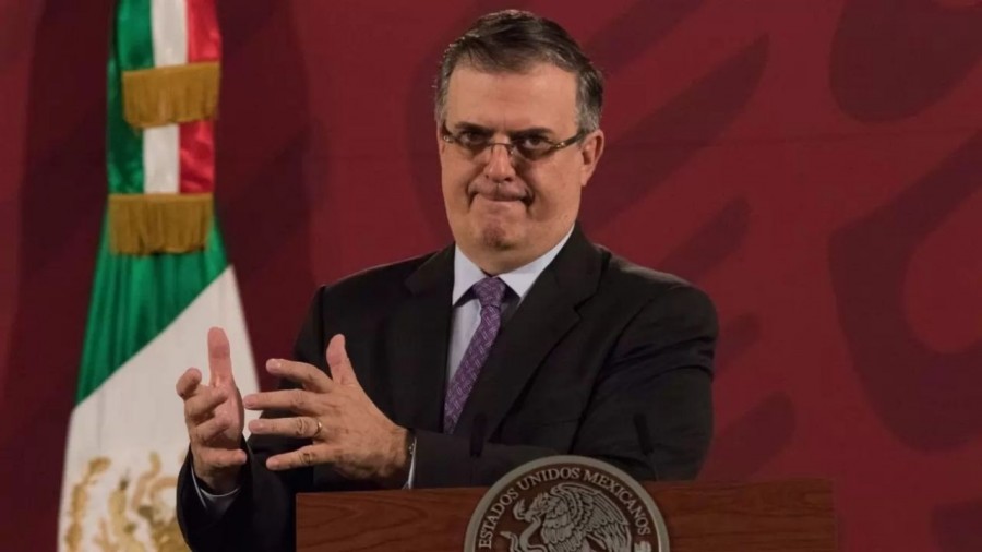 Por estar en contacto con AMLO, Ebrad se aísla
