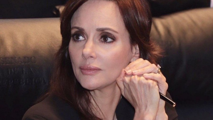 Bautizan a senadora como #LadyAntivacunas por oponerse a la Sputnik V
