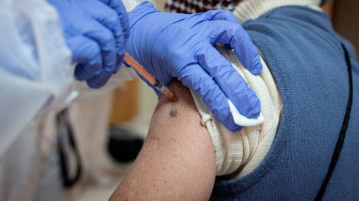 Morena realiza uso electoral con plan de vacunación contra covid-19, denuncia Antorcha