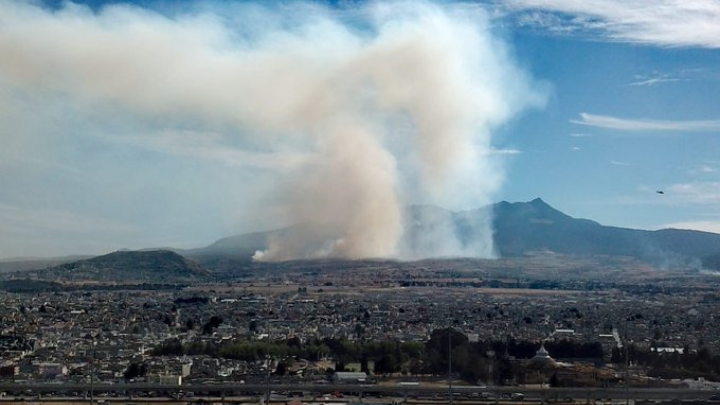 Controlan incendio en Tlacotepec; consumió más de 40 hectáreas
