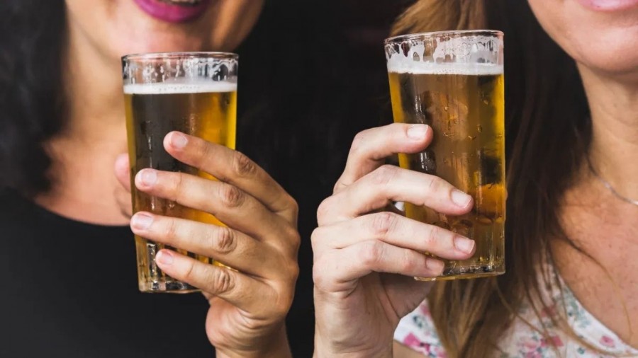 El sector femenino el mayor consumidor de tabaco y alcohol en México