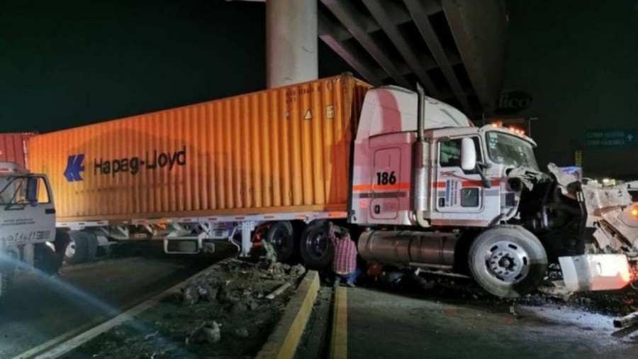 Aparatoso choque en la México-Querétaro