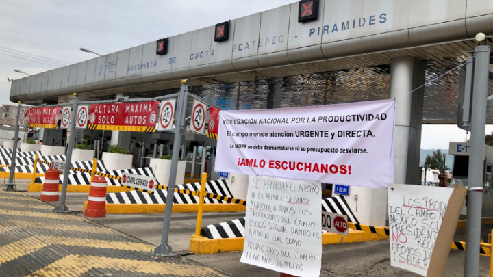 Campesinos bloquean la México-Pachuca