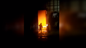 Arde en llamas bodega de fertilizantes en Tenango del Valle