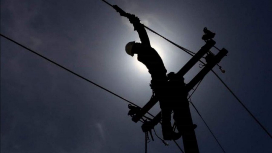 Suspenden aplicación de Ley de la Industria Eléctrica impulsada por AMLO