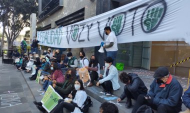 A 'Cacerolazos' protestan alumnos del CIDE