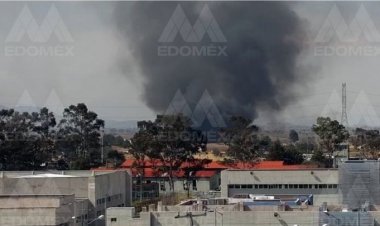 Incendio en inmediaciones de penal de Almoloya