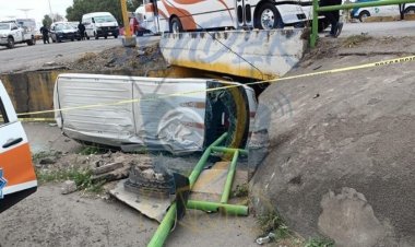 Vuelca combi en la México-Pachuca