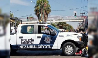 Patrulla de neza arrolla y mata a motociclista