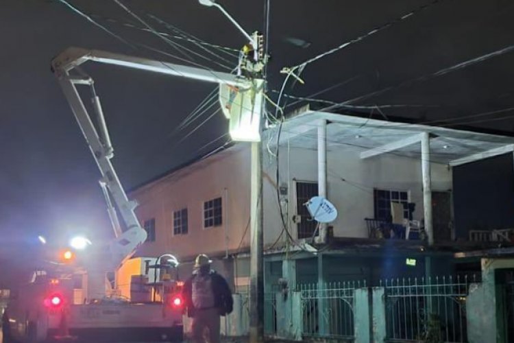 Frente frío deja sin luz a 552 mil usuarios