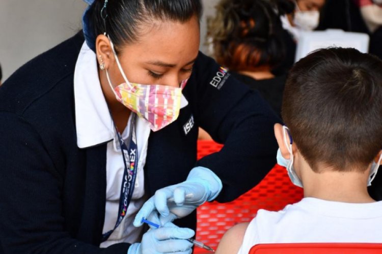 Aplican segunda dosis a menores en Ixtapaluca