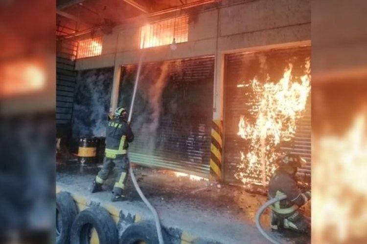 Se incendia fábrica en Azcapotzalco