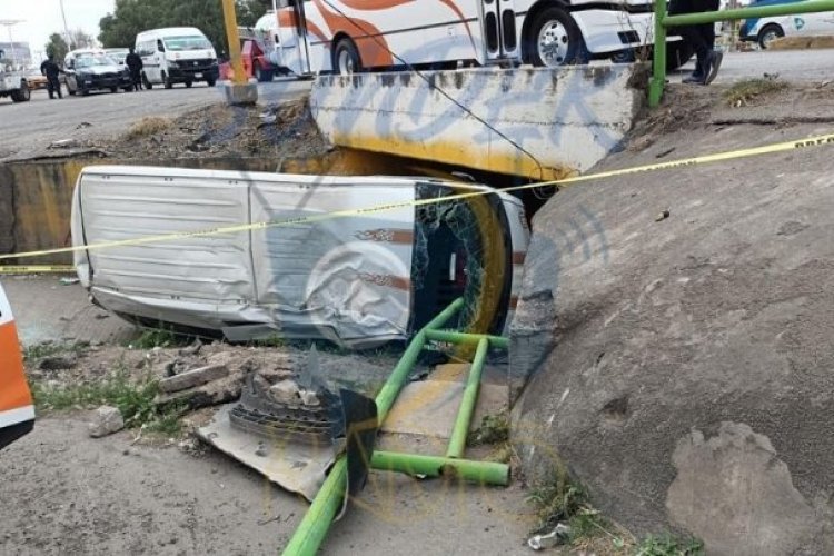 Vuelca combi en la México-Pachuca