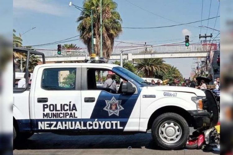 Patrulla de neza arrolla y mata a motociclista