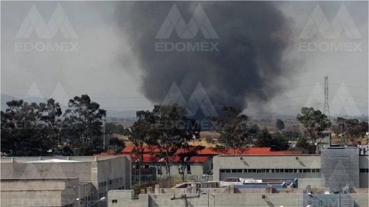 Incendio en inmediaciones de penal de Almoloya