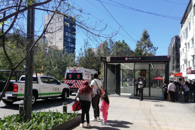 Mujer se avienta a vías del metro Sevilla