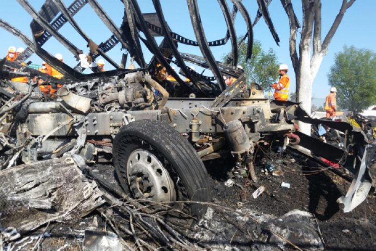 Choca tráiler en el Circuito Exterior Mexiquense hay 6 heridos