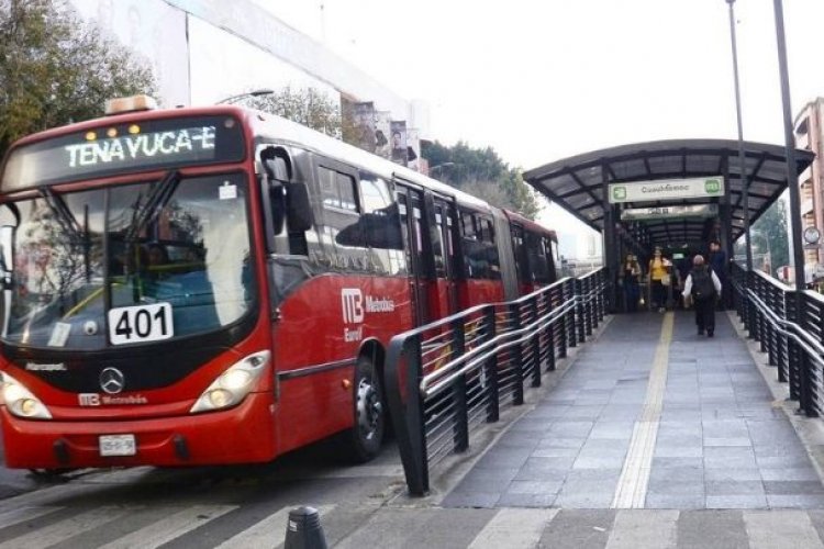 Encuentran feto abandonado en metrobús