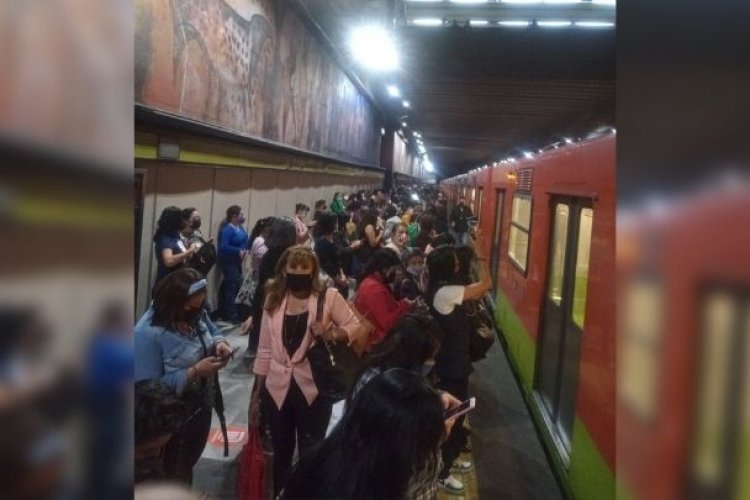 Retrasos de hasta media hora en línea 3 del metro