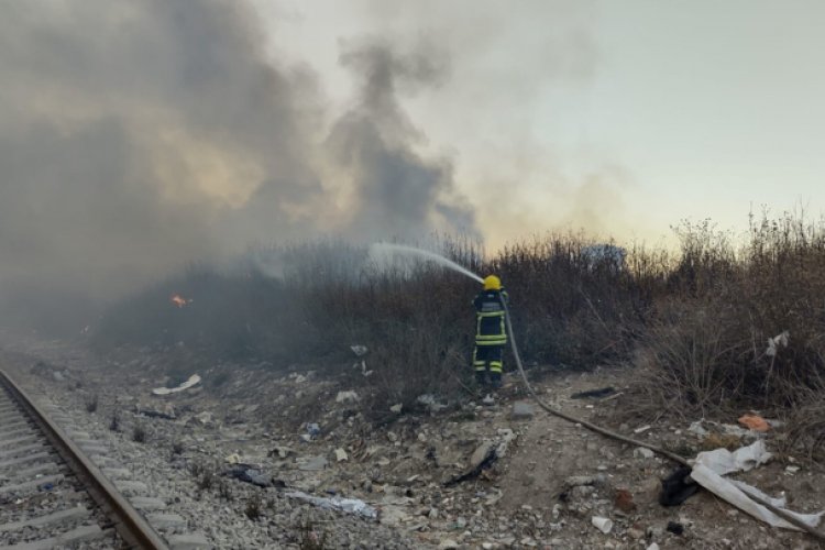 Fuerte incendio en el Bordo de Xochiaca