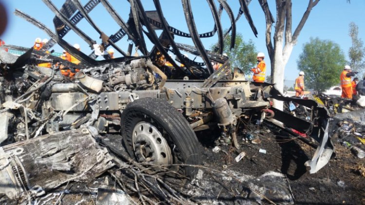 Choca tráiler en el Circuito Exterior Mexiquense hay 6 heridos