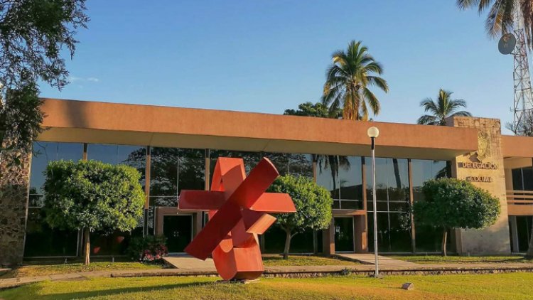 Por la creciente violencia suspende clases Universidad de Colima