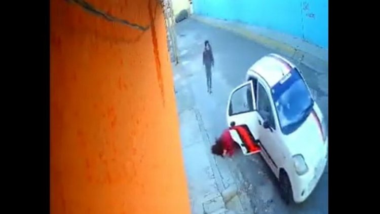 Video: Taxista asalta a mujer en Ecatepec