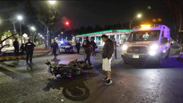 Motociclista provoca choque en Congreso de la Unión