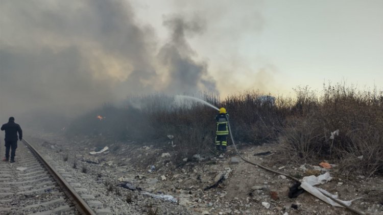 Fuerte incendio en el Bordo de Xochiaca