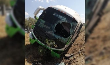 Vuelca autobús en la Ecatepec-Pirámides