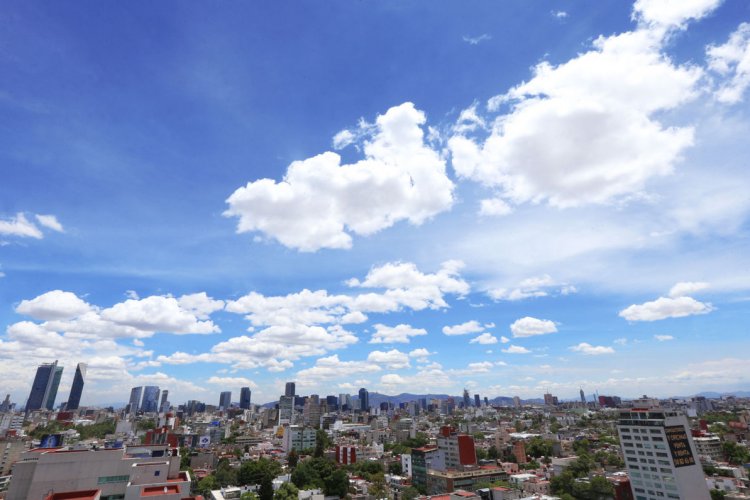 Jueves de clima templado en el Valle de México