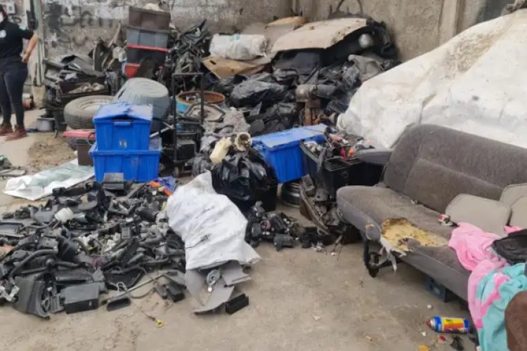 Encuentran más de 144 computadoras de auto en Neza